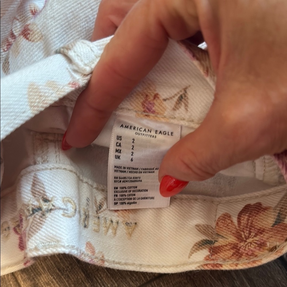 American Eagle Outfitters Cream and Pink High Waist Mom Shorts - Picture 3 of 3